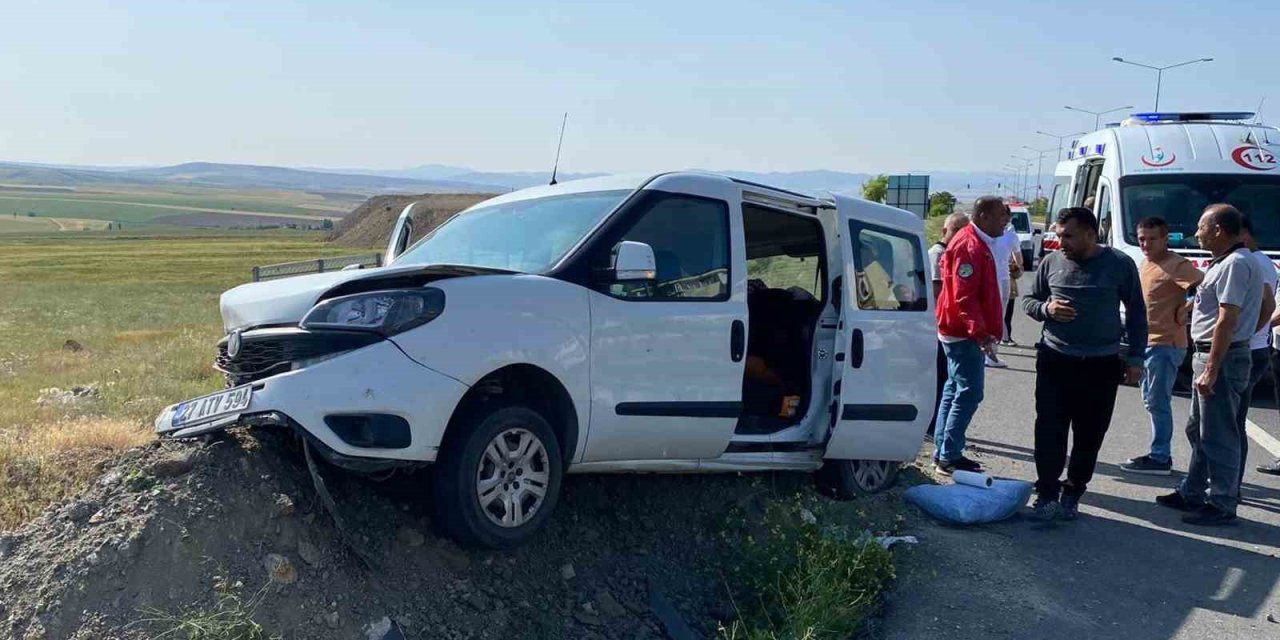 Kırıkkale’de trafik kazası: 4’ü çocuk, 7 yaralı