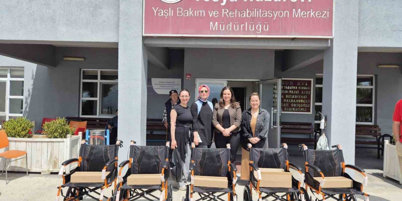 Kastamonu’da öğrenciler, ihtiyaç sahipleri için tekerlekli sandalye aldı