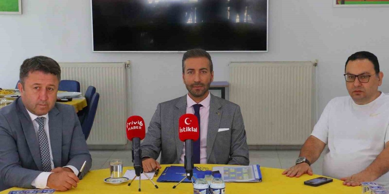 Ankaragücü Başkanı Tekin, basın mensuplarıyla kahvaltıda buluştu