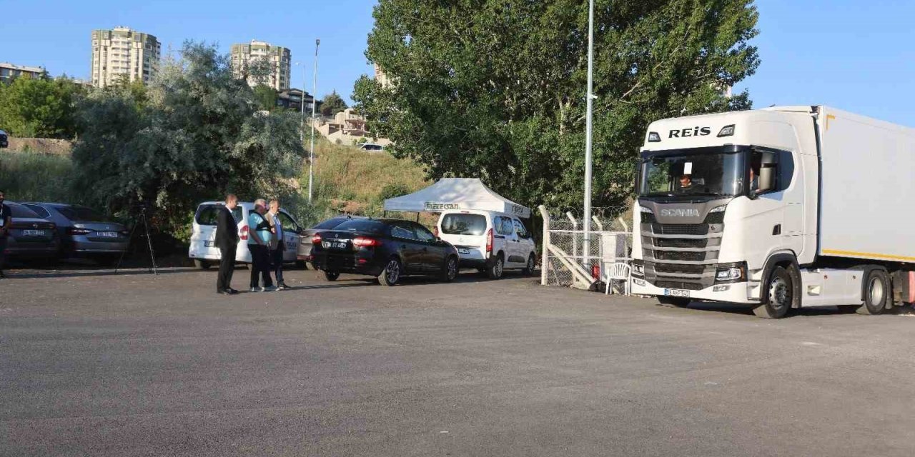 YKS soru kitapçıklarını taşıyan 528 nakliye aracı, 250 sınav merkezine doğru yola çıktı