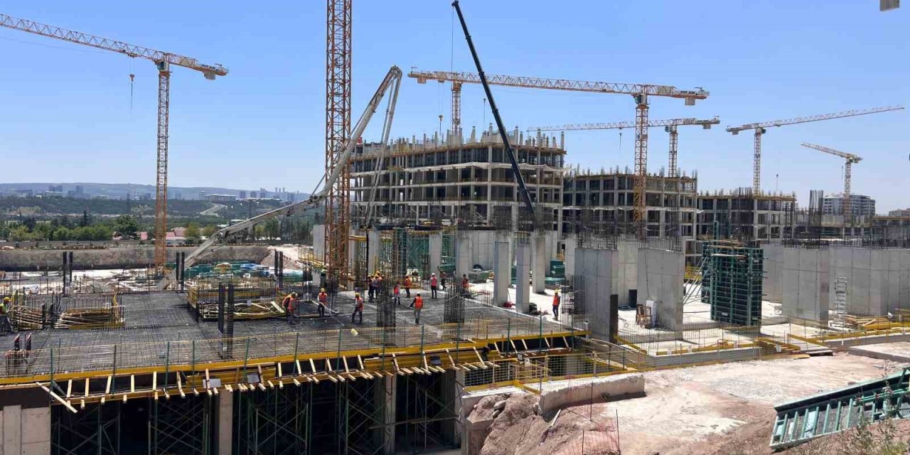 Bakan Tunç: "Bin 537 hakim ve cumhuriyet savcısı burada görev yapacak"