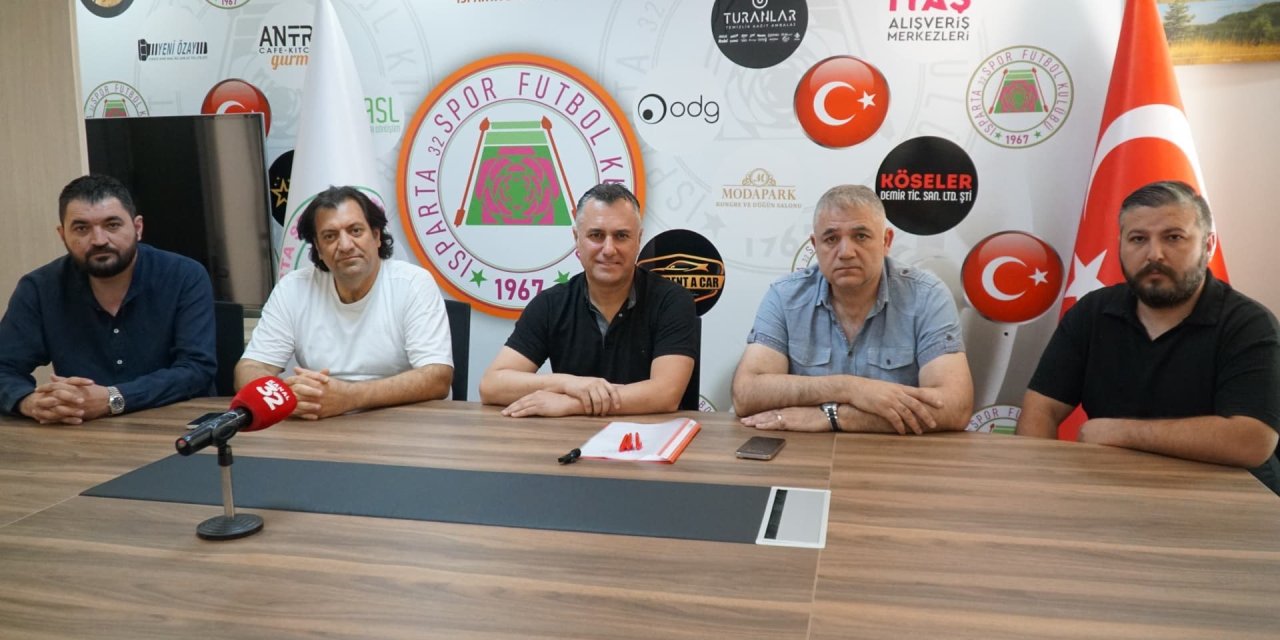 Isparta 32 Spor Bülent Akan’a emanet