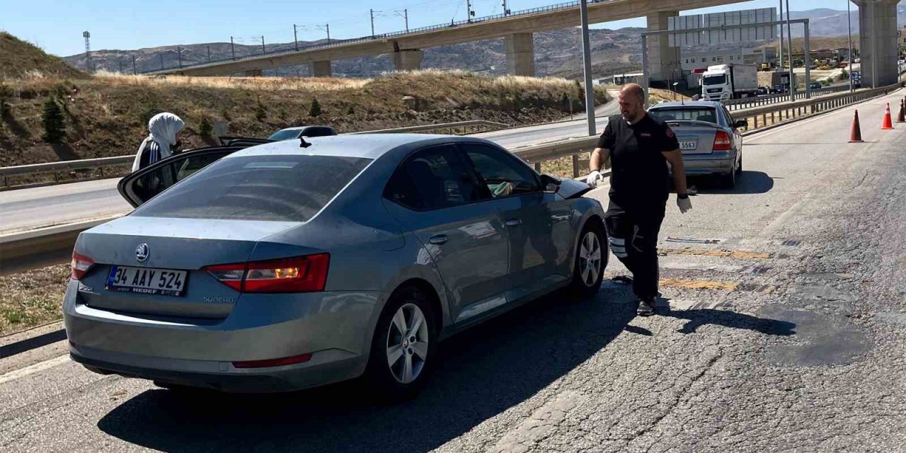 Kırıkkale’de 3 araçlı zincirleme kaza: 3 yaralı