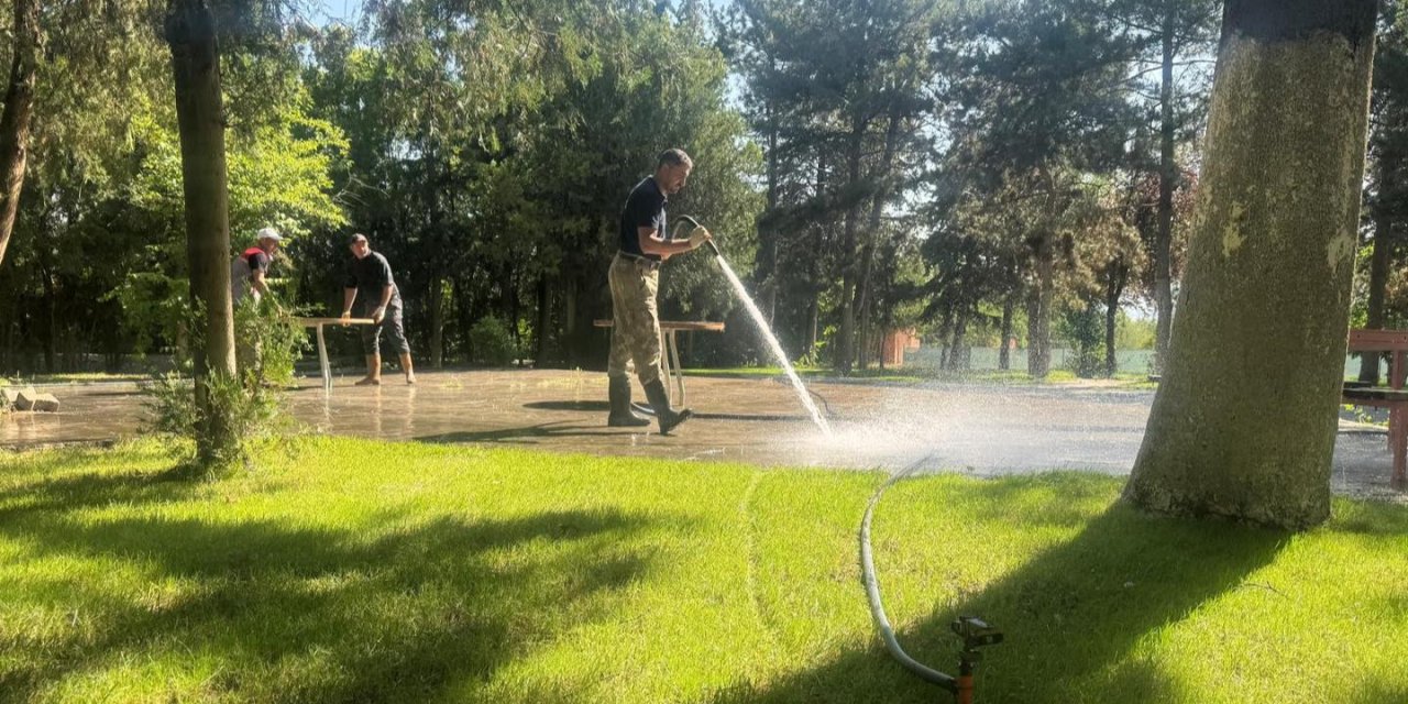 Hacılar Kasabası’nda ilaçlama çalışmaları aralıksız sürüyor