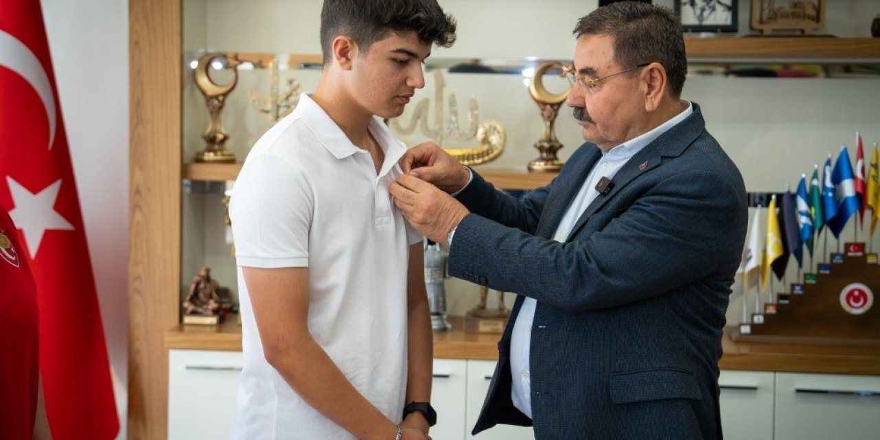 Gölbaşı Belediye Başkanı Odabaşı, ilçeyi temsil eden genç sporcuları ağırladı
