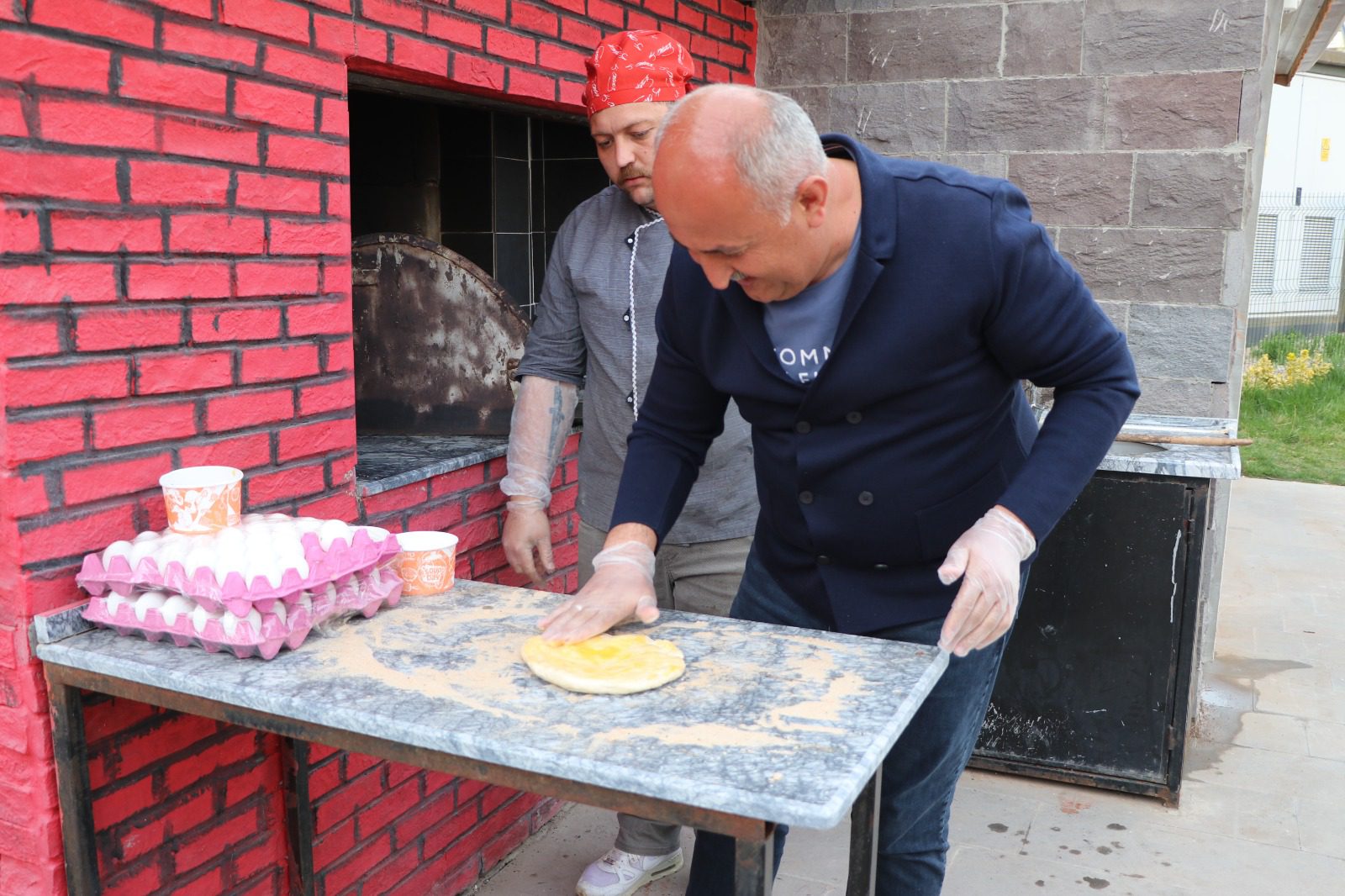İftar pideleri Başkan Türkyılmaz’dan