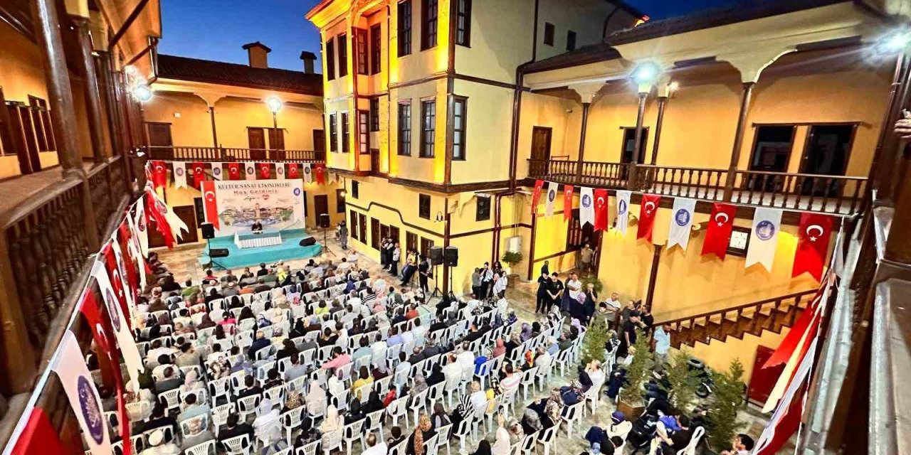 Çorum’da "han sohbetleri"nin konuğu yazar Dr. Ömer Demirbağ oldu