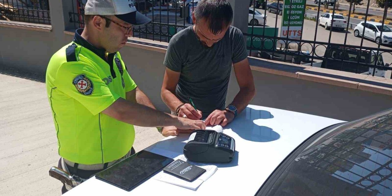 Kastamonu’da drift atan sürücü polis ekiplerince yakalandı