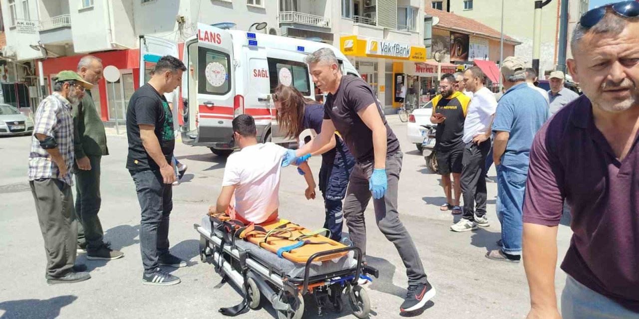 Çorum’da otomobil ile motosiklet çarpıştı: 1 yaralı