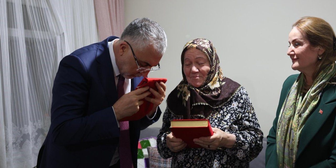 Çalışma ve Sosyal Güvenlik Bakanı Işıkhan, 15 Temmuz şehidi Yakup Kozan’ın ailesini ziyaret etti