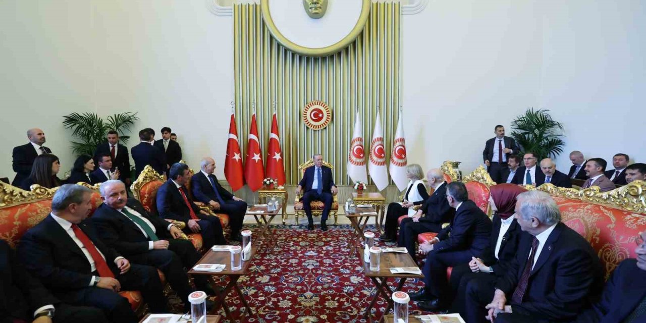 Erdoğan: "Çok kutuplu dünyada Türkiye’miz yeni bir kutup başı olarak İnşallah hak ettiği yeri alacaktır"