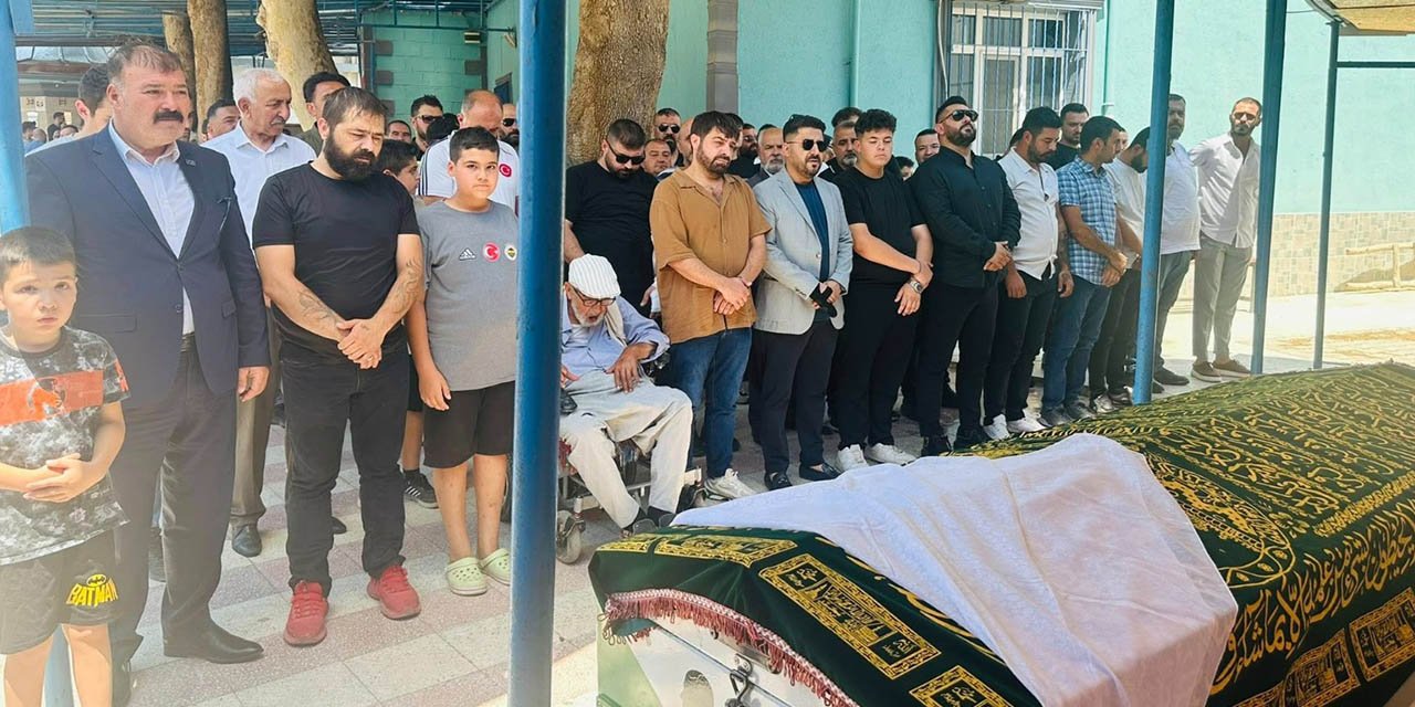 Anne Şahin, dualarla uğurlandı