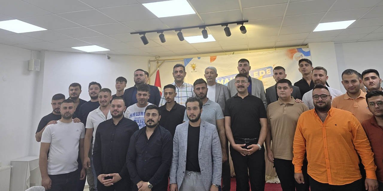 Mahallelerde AK Partili gençler buluşması