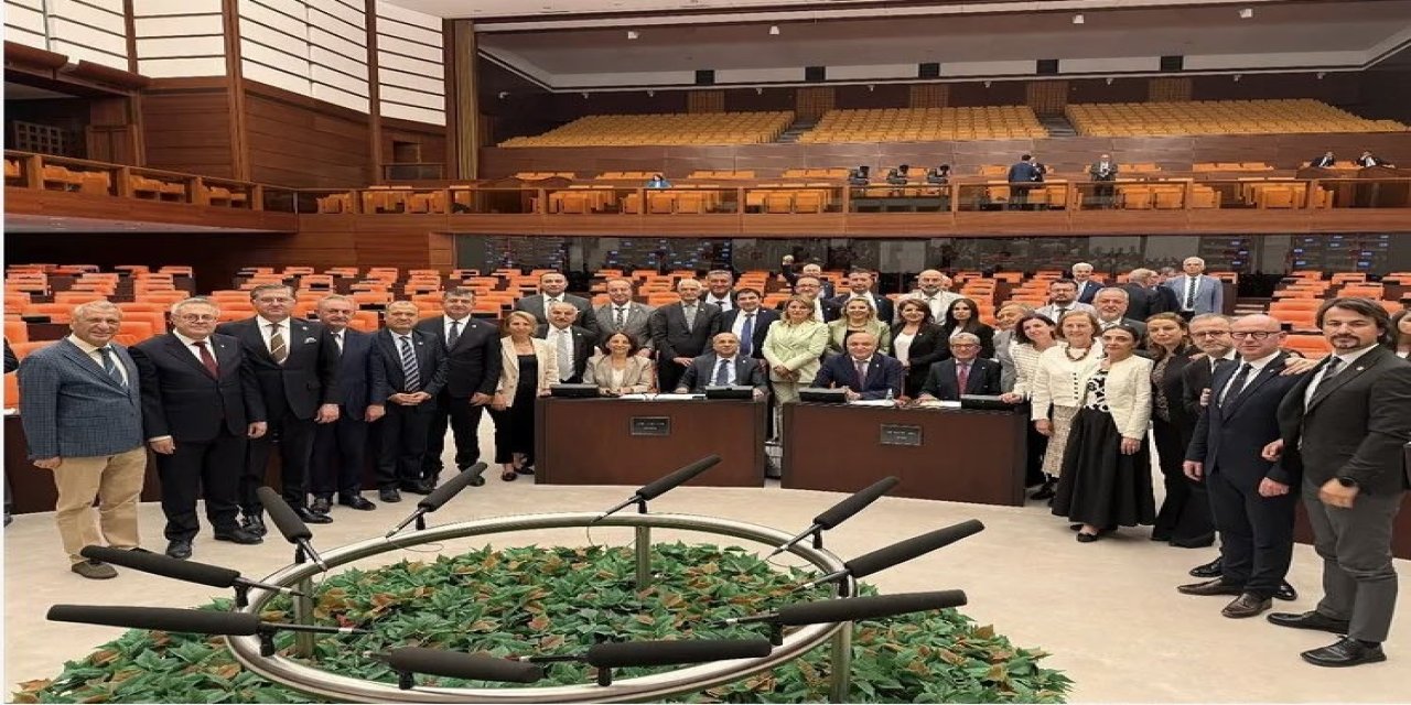 Meclis tatile girdi milletvekilleri fotoğraf çektirdi