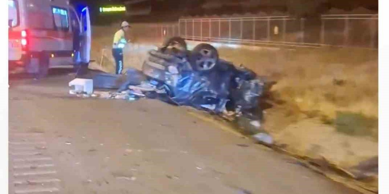 Ankara’da ters yola giren otomobil, karşı yönden gelen otomobile çarptı: 2 ölü