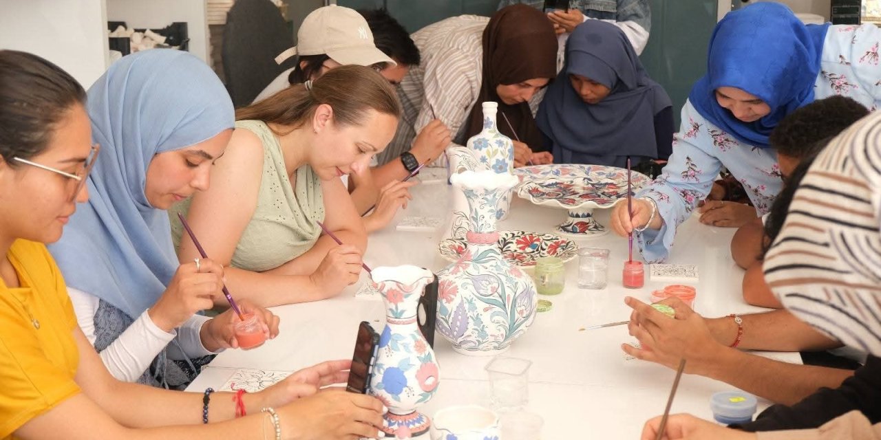 Yabancı öğrenciler Sorgun’da çini atölyesini gezdi