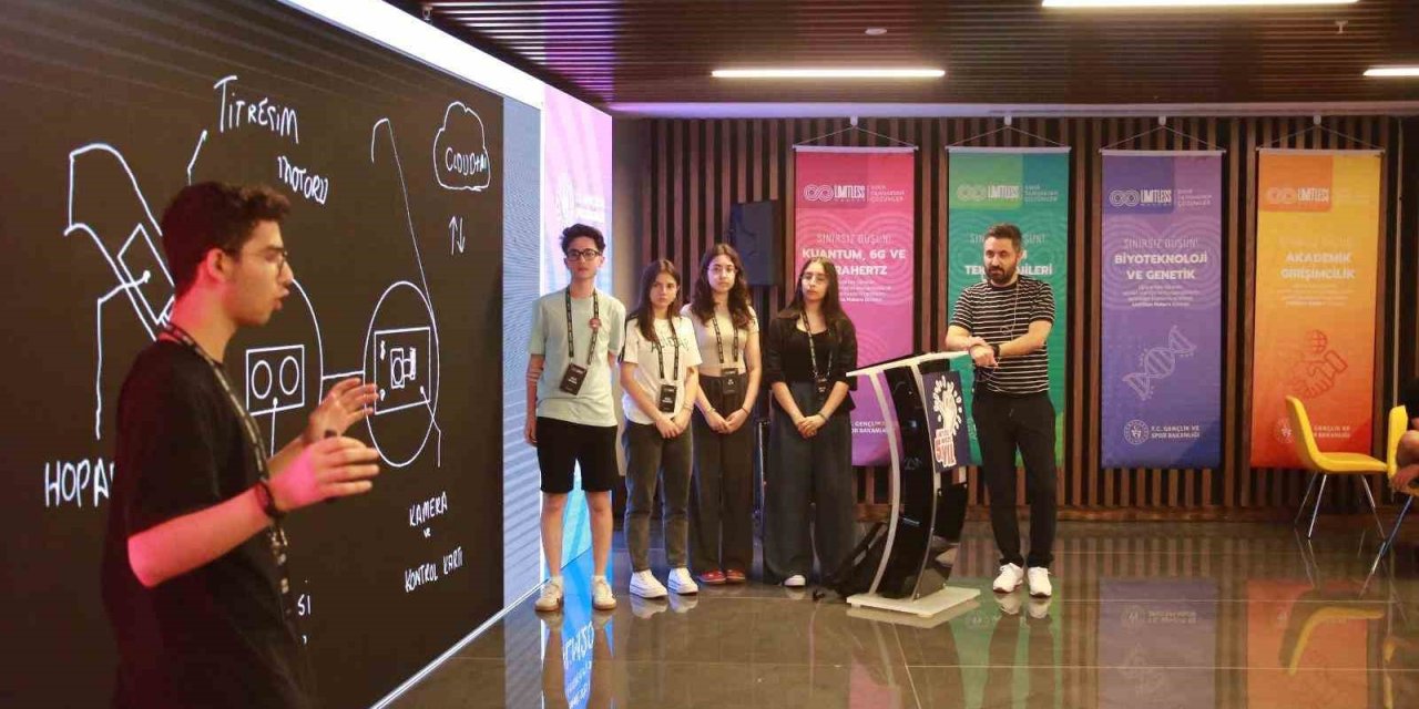 Başarılı gençler teknoloji ve akademik girişimcilik kampında buluştu