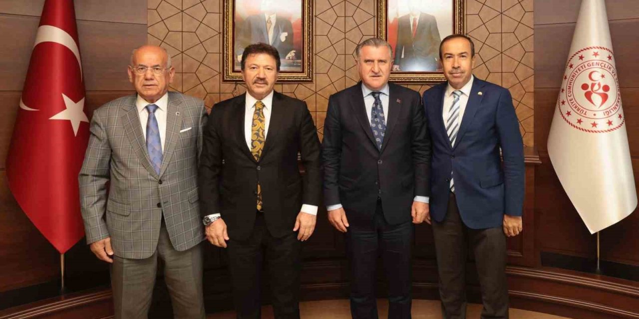 Gençlik ve Spor Bakanı Aşkın Bak, Ankaragücü Onursal Başkanı Yiğiner’i kabul etti