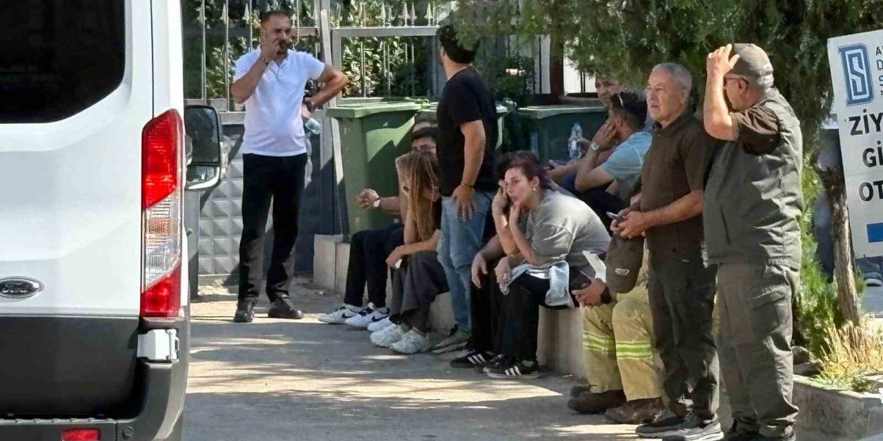 Adli Tıp önünde ailelerin acı bekleyişi sürüyor