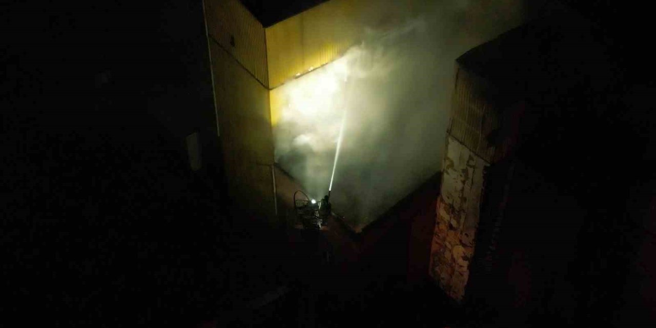 Ankara’da konveyör bant fabrikasında yangın çıktı