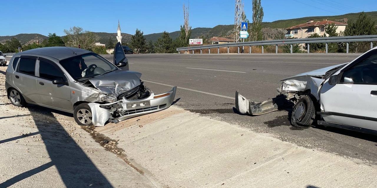 Kastamonu’da iki otomobil çarpıştı: 1 yaralı