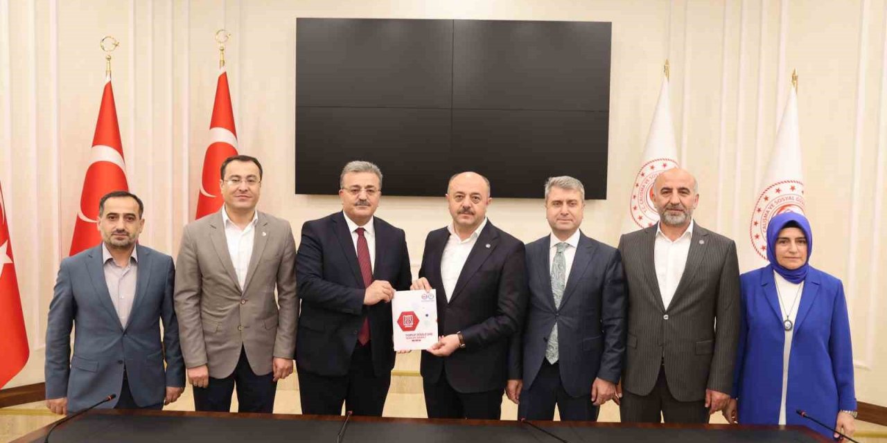 Eğitim-Bir-Sen, eğitimcilerin taleplerini 93 madde ile toplu sözleşme masasına taşıyor