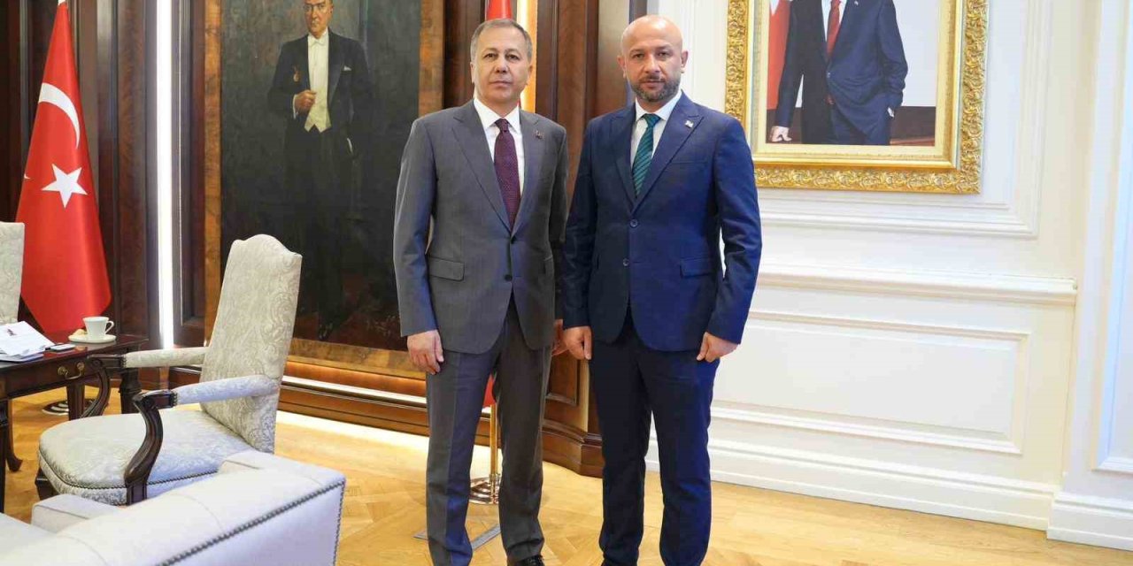 Bakan Yerlikaya, Suriye Acil Durum ve Afet Yönetimi Bakanı Raid Salih ile bir araya geldi