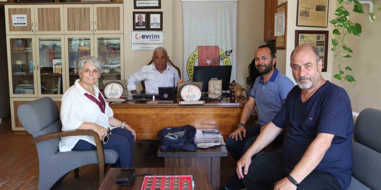 Osmanlı sadrazamı anısına basılan hatıra madalyonlara koleksiyonerlerden yoğun ilgi