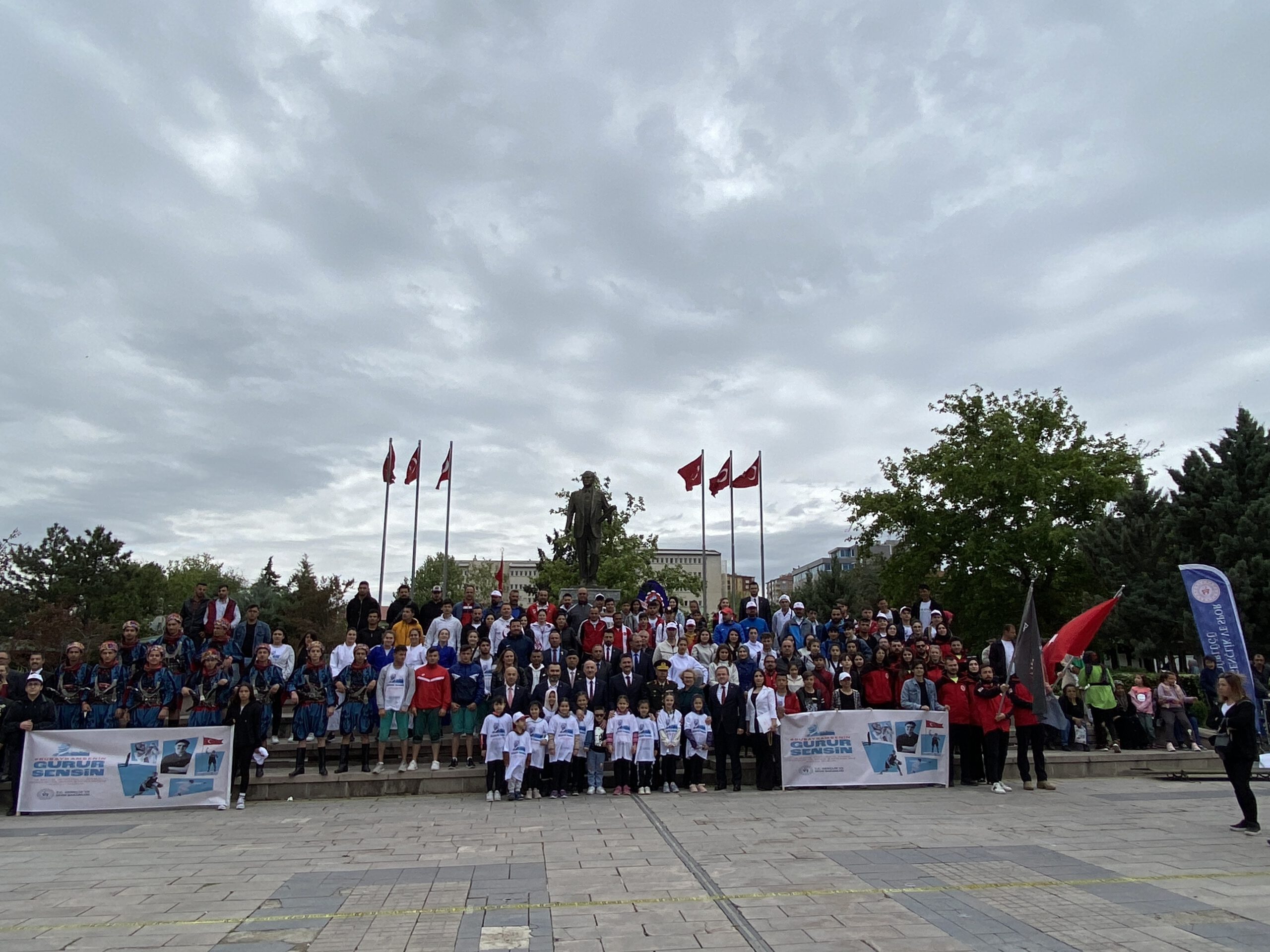 MEŞALE HİÇ SÖNMEYECEK