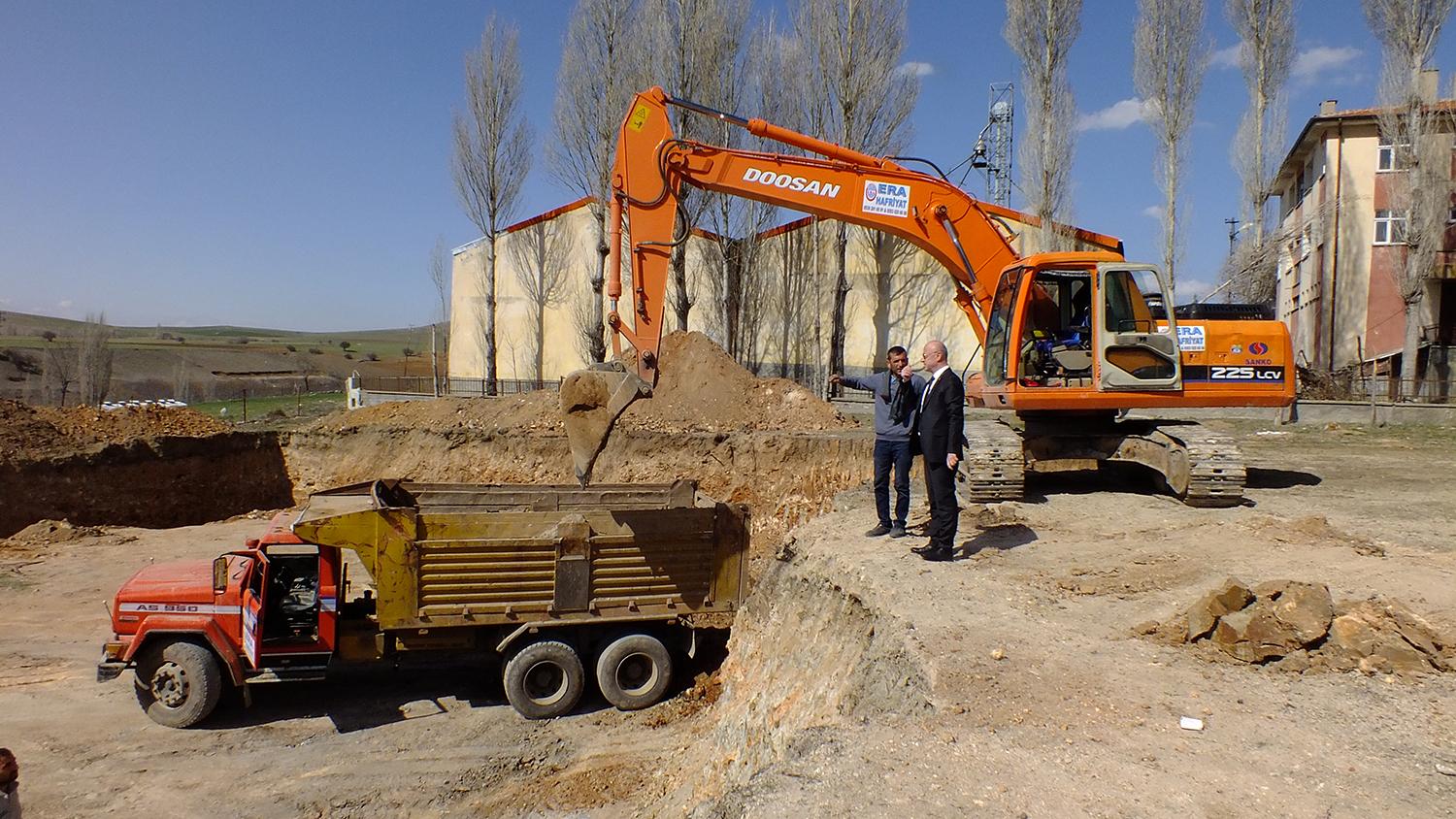 Meslek lisesi için ilk kazma vuruldu