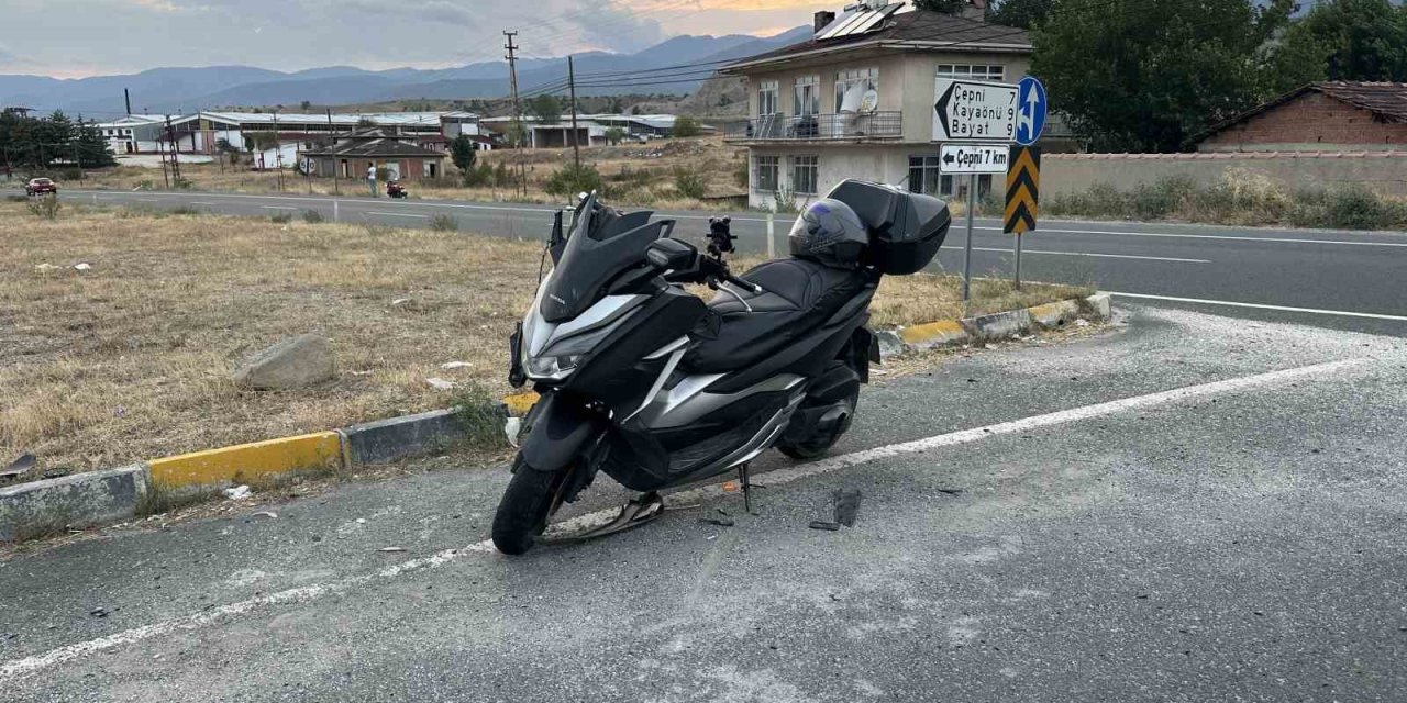 D100’da otomobil ile çarpışan motosiklet sürücüsü yaralandı