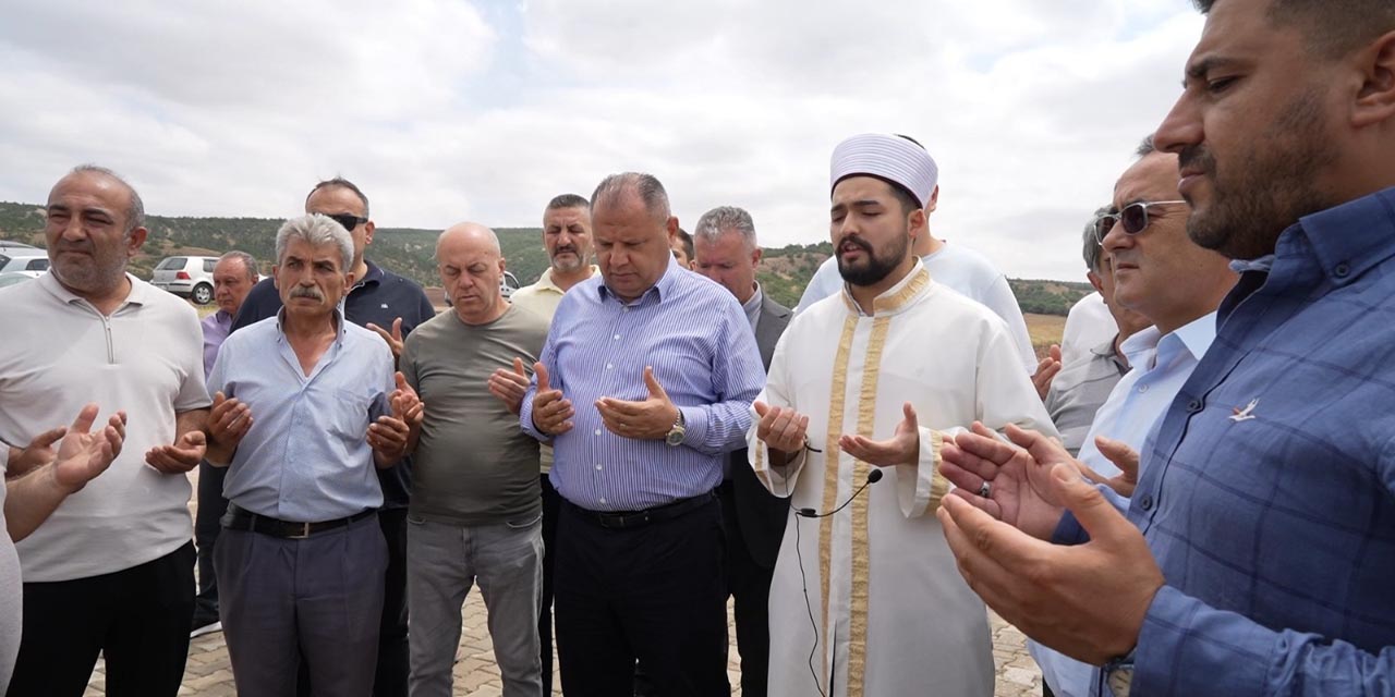 Öztürk'ten vatandaşa hayrat çeşme ve mescit hizmeti