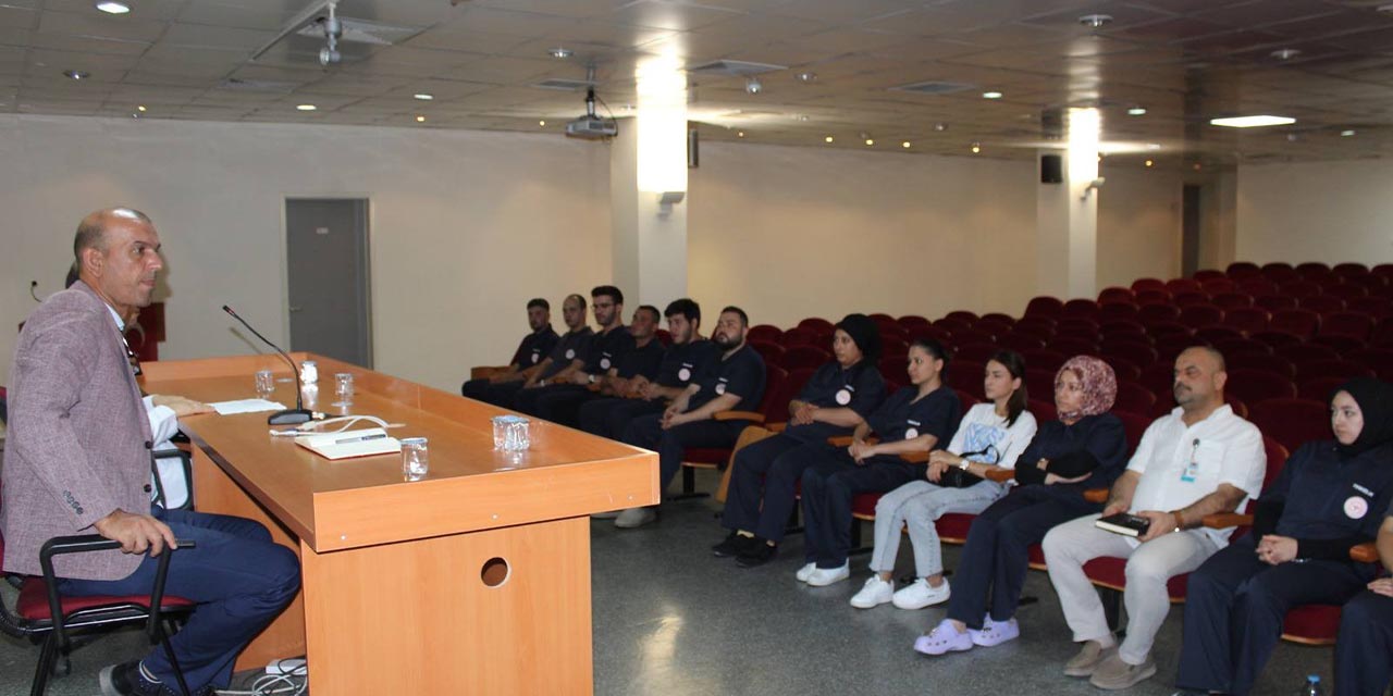 Hastanede temizlik personeline oryantasyon eğitimi