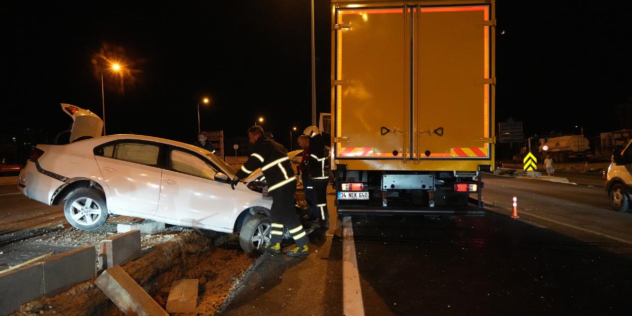 Kırıkkale’de kargo kamyonu ile otomobil çarpıştı