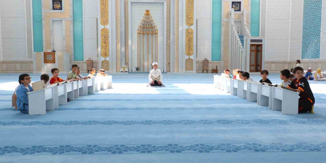 DİB Eğitim Hizmetleri Genel Müdürü Akbulut: "2 milyon 600 bin kadar öğrencimizle muhatap olduk"