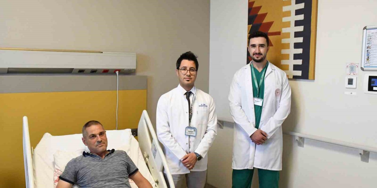 Böbreğinden 100’e yakın taş çıktı