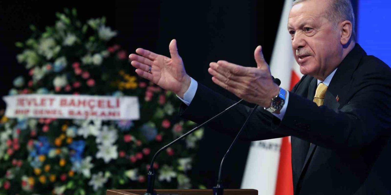 Cumhurbaşkanı Erdoğan: "Dünden beri AK Parti ailesinin yeni üyelerine saldıranlara ‘hadi oradan’ diyorum"