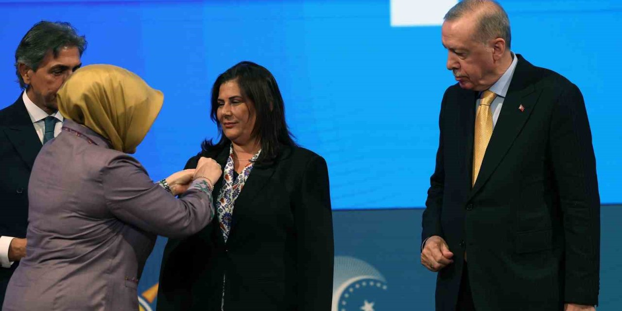 Aydın Büyükşehir Belediye Başkanı Özlem Çerçioğlu, AK Parti’ye katıldı.