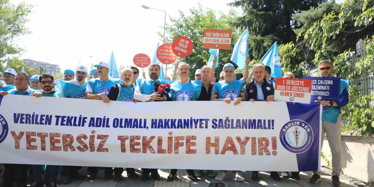 Sağlık-Sen’den oturma eylemi