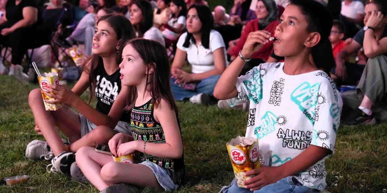 Ankara’da yaz akşamları Yeşilçam sinemaları ile vatandaşlarla buluştu