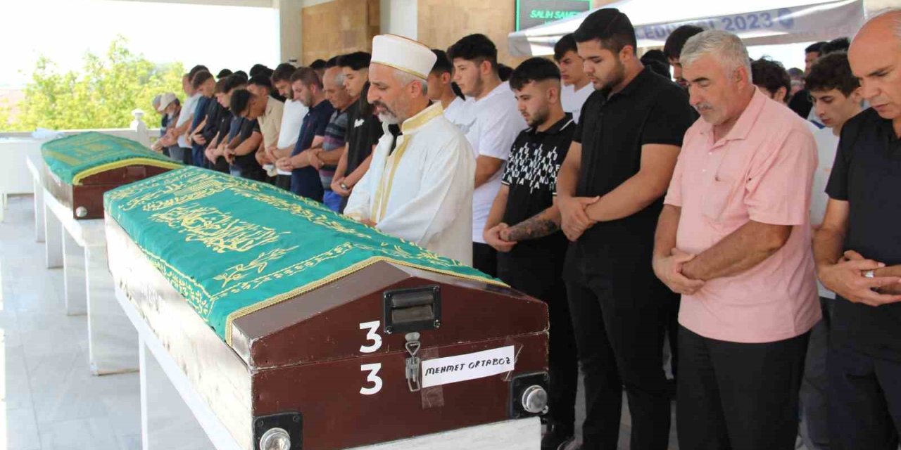 Denizde arkadaşıyla boğularak hayatını kaybeden 17 yaşındaki genç toprağa verildi