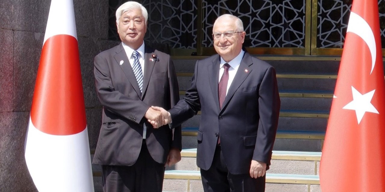 Milli Savunma Bakanı Güler, Japonya Savunma Bakanı Gen Nakatani ile bir araya geldi
