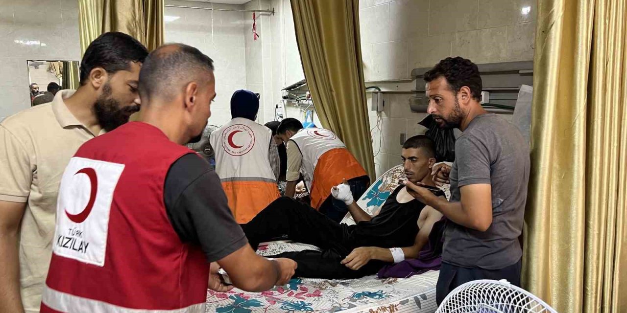 Türk Kızılay Gazze’deki El Kudüs Hastanesi’ne her gün sıcak yemek ulaştırıyor