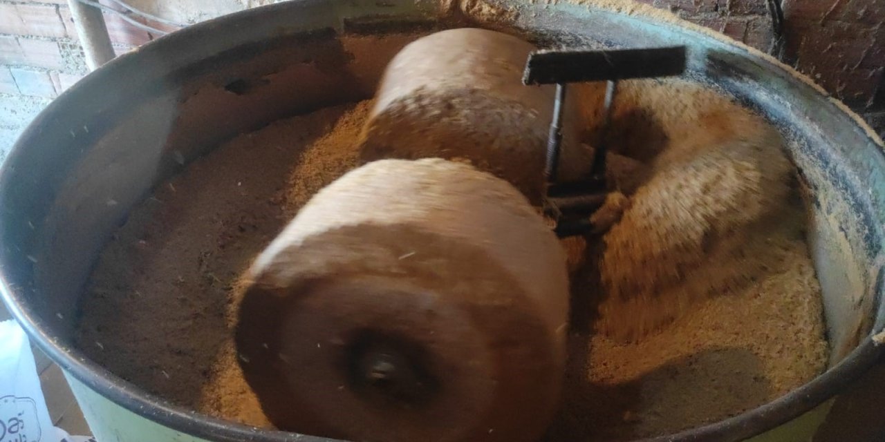 3 nesildir bulgur değirmeninin çarkları dönüyor