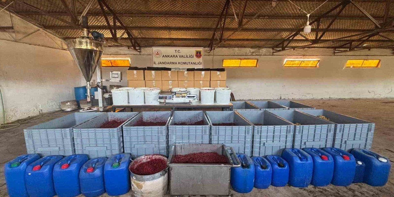 Kaçak nargile tütünü imalatı ve satışı yapan 3 kişi gözaltına alındı