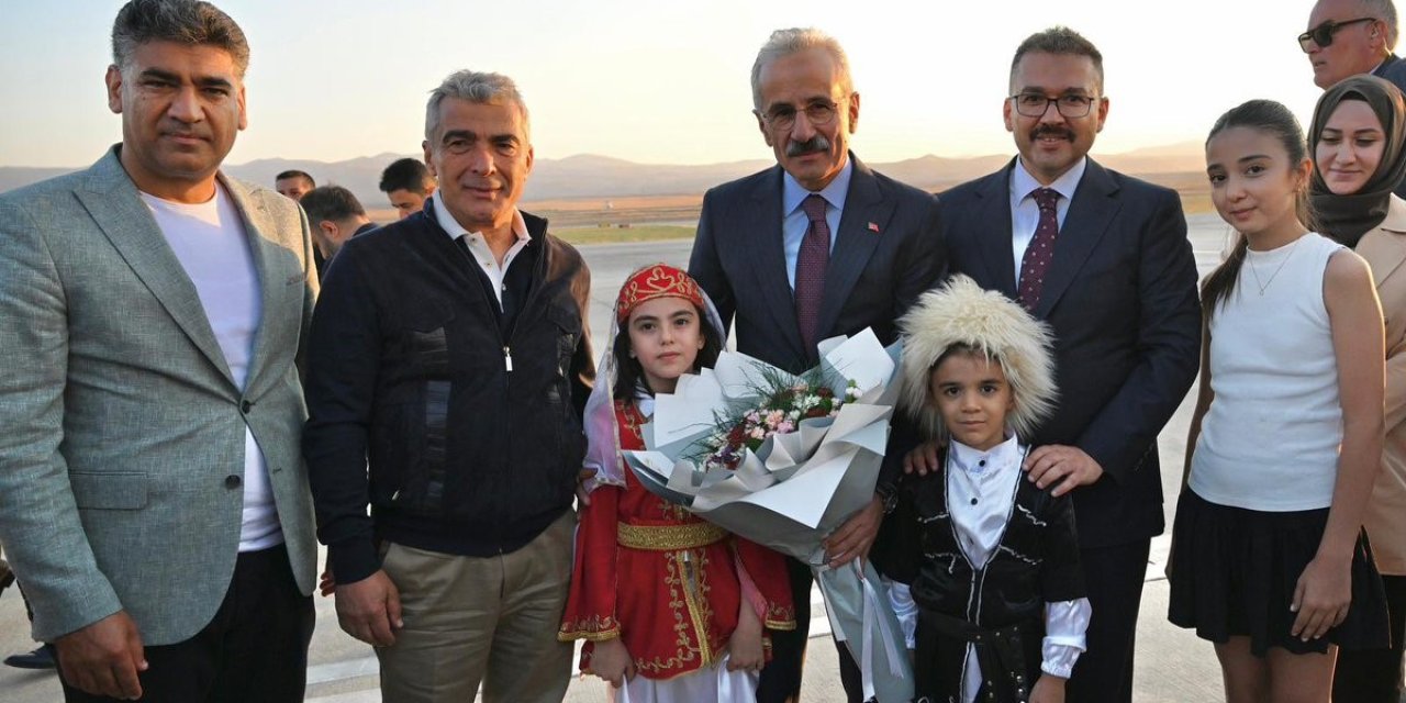 Bakan Uraloğlu hızlı demiryolu hattı temel atma töreni için Iğdır’a gitti