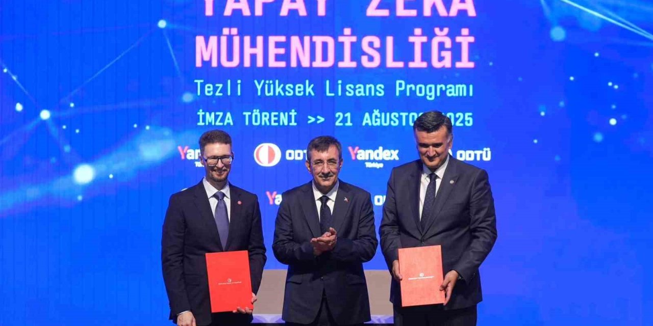 "Yapay zekanın 2030’a kadar küresel ekonomiye 15,7 trilyon dolarlık katkı sağlayacağını tahmin  ediyoruz"