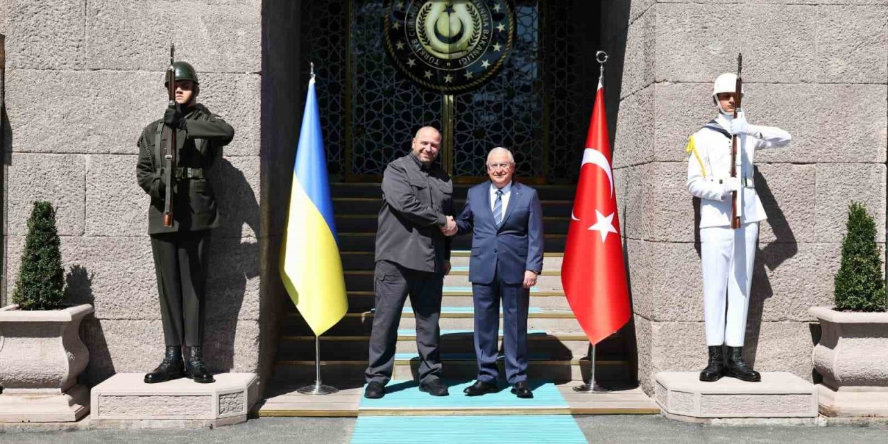 Bakan Güler, Ukraynalı mevkidaşı Umerov ile bir araya geldi