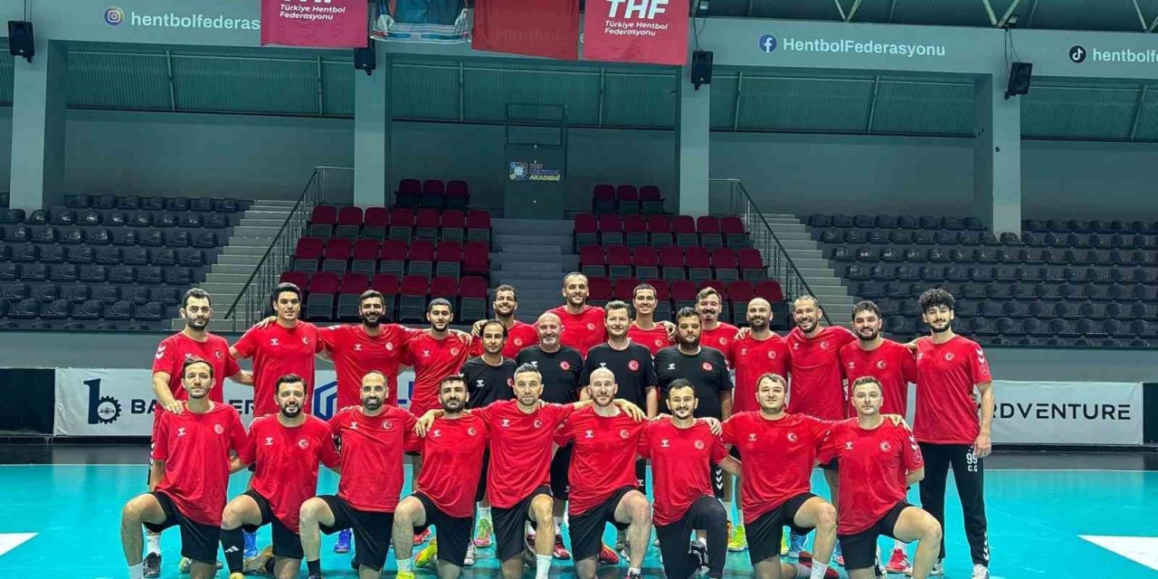 İşitme Engelliler A Milli Erkek Hentbol Takımı, olimpiyat hazırlıklarını sürdürüyor