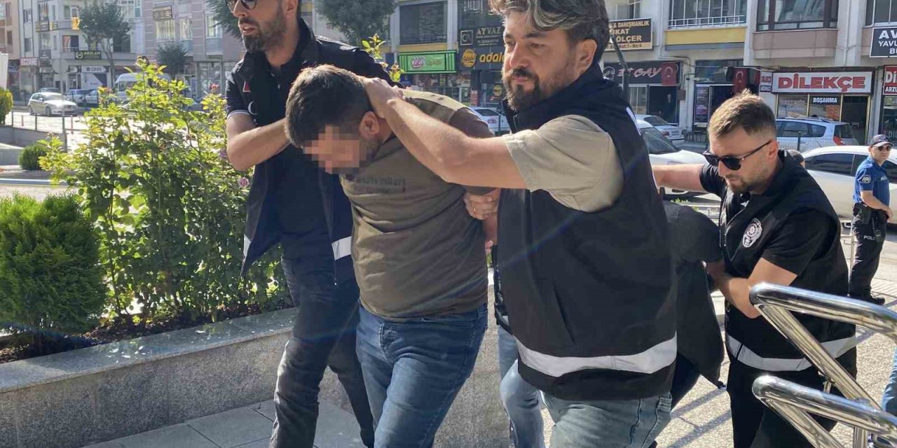 Çorum merkezli 4 ilde silah kaçakçılarına operasyon: 13 gözaltı